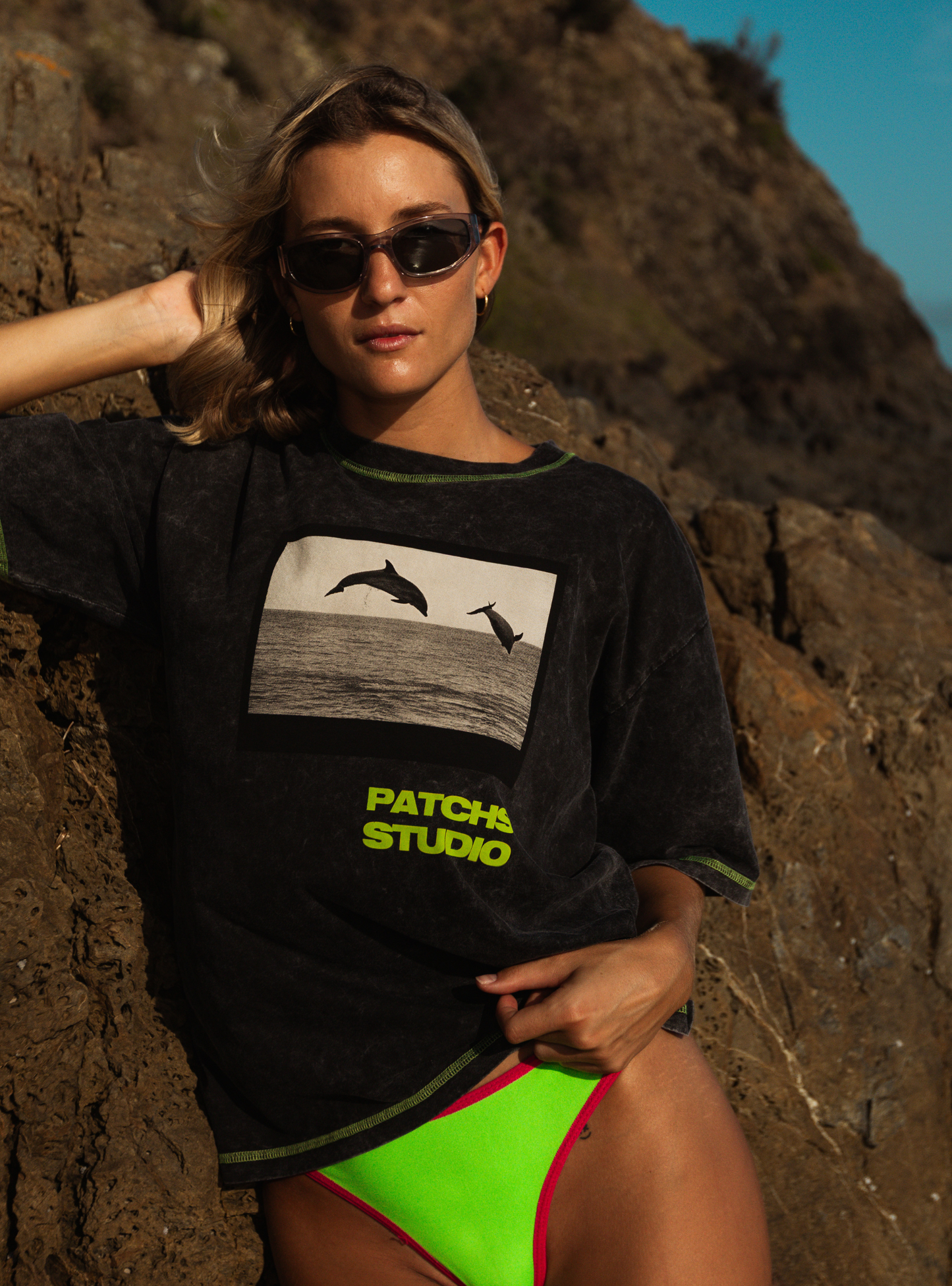 FLURO DOLPHIN TEE
