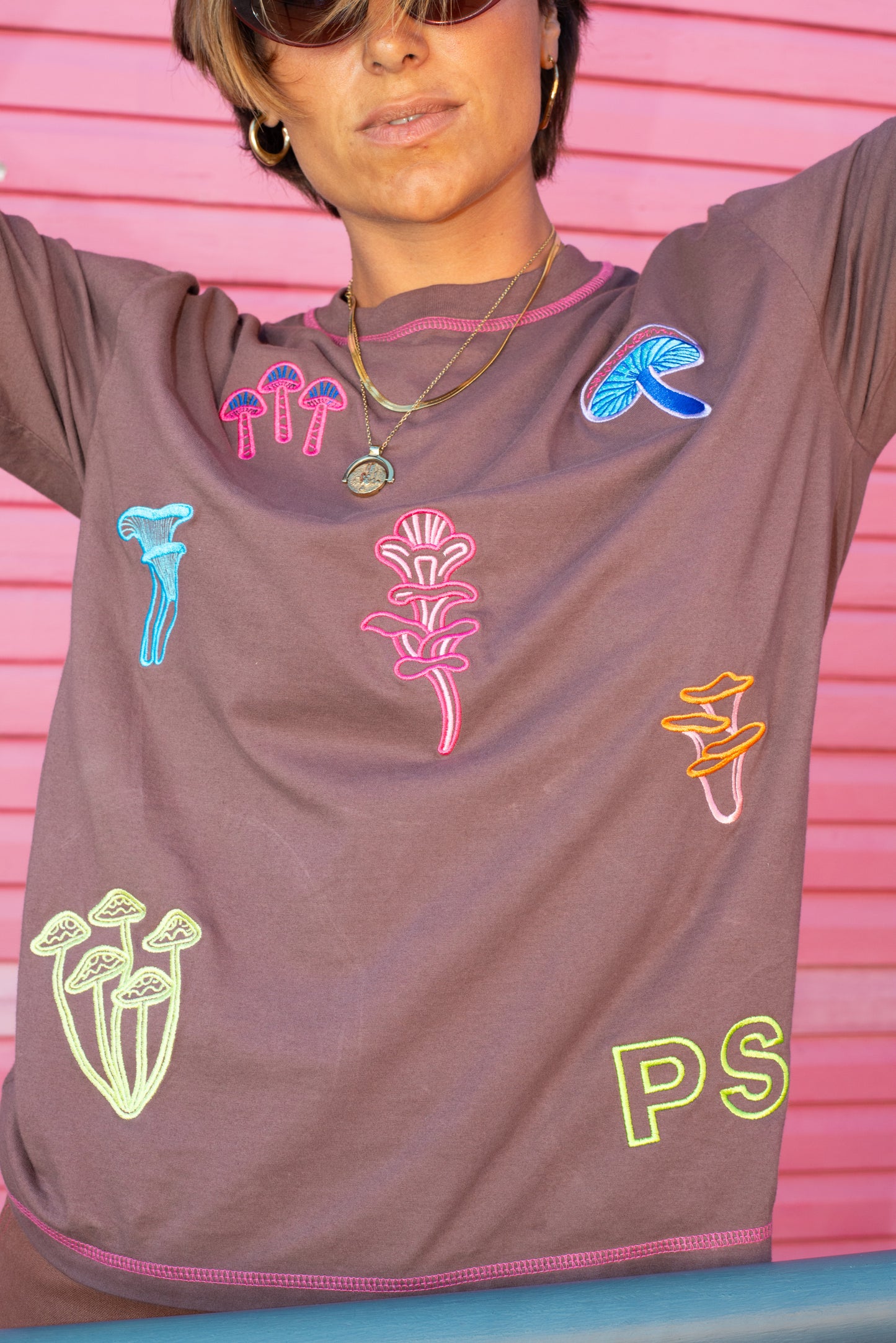 MAGIC MUSHIE TEE